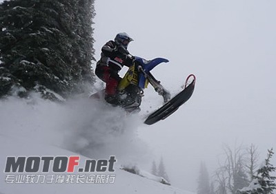 2Moto_Snow_bike_drop_off.jpg