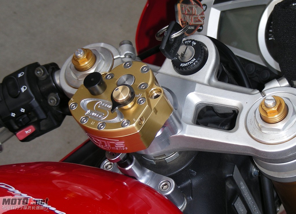 steering_damper_scotts_triumph_daytona_675.jpg
