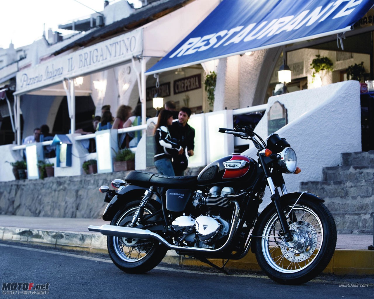 Triumph__BonnevilleT100_2006_07_1280x1024.jpg