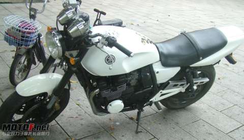 XJR400