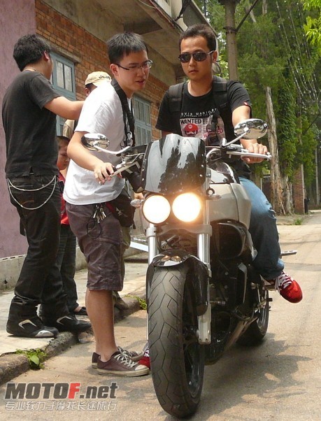 两个名人.jpg