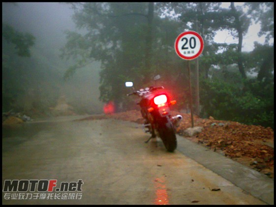 2010053163.jpg