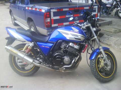 CB400
