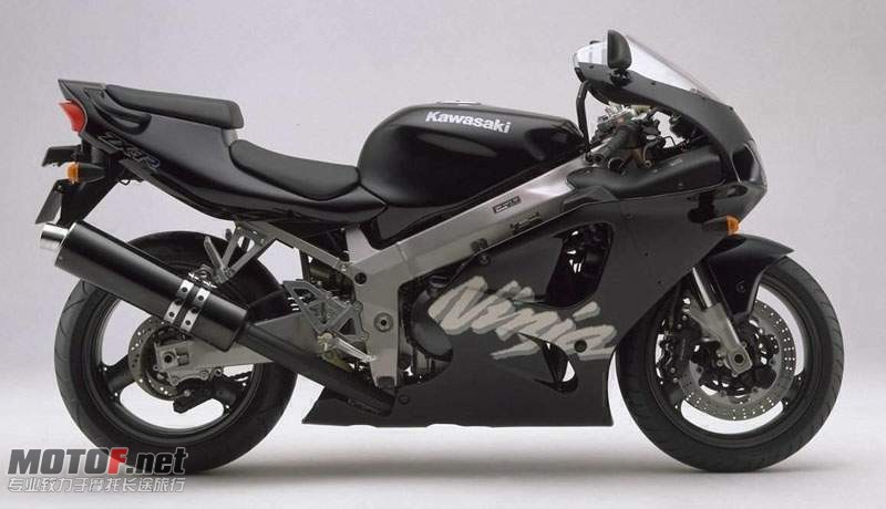 Kawasaki ZX7R  6.jpg