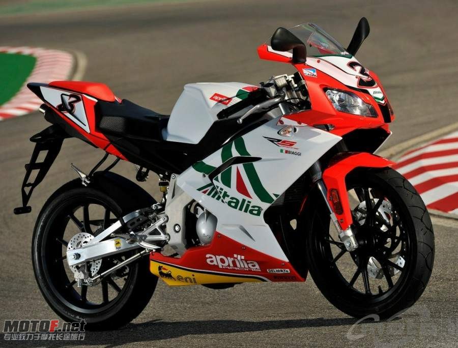 Aprilia RS125 Biaggi replicas.jpg