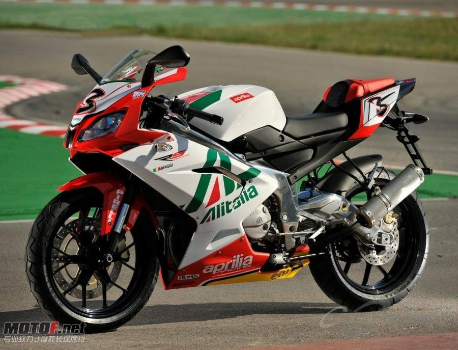 Aprilia RS125 Biaggi replicas   2.jpg