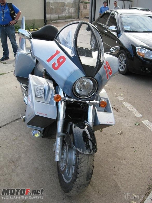 suzuki_c1800r_6.jpg