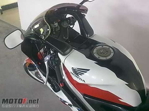 98RVF400