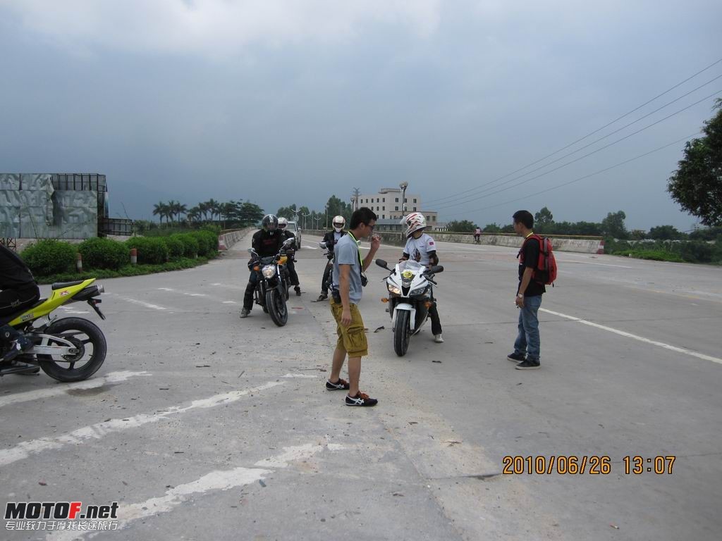 10070200165dd89bd3dbd959a1.jpg
