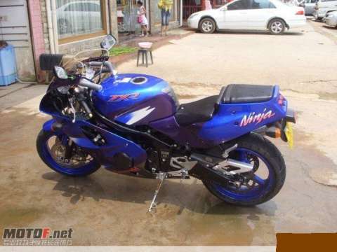 ZXR400