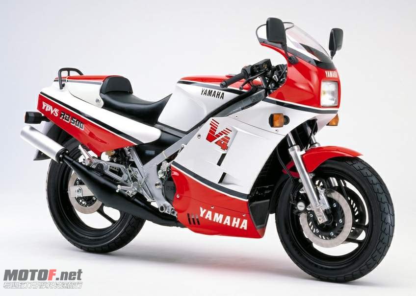 Yamaha RD500  1.jpg