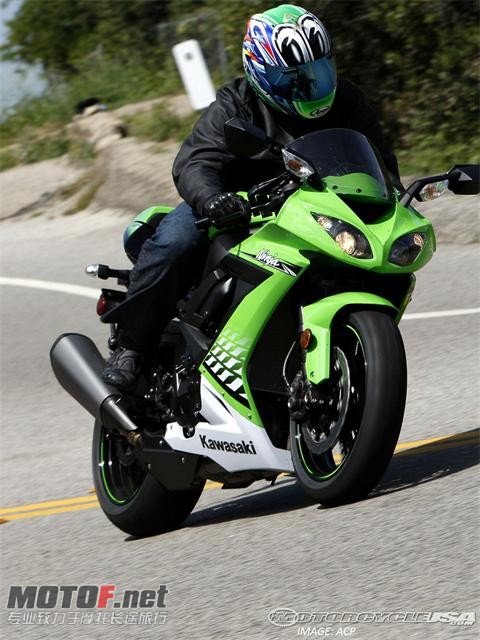 2010-Kawasaki-zx10r-2.jpg