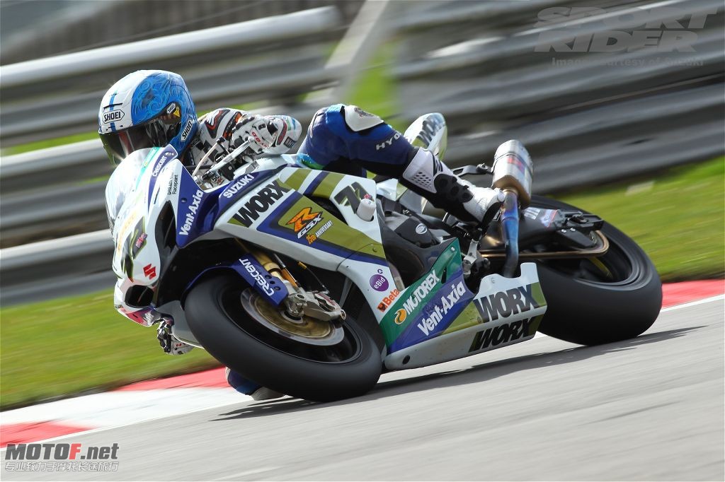 146_1006_01 suzuki_british_superbike_wallpaper_01 .jpg