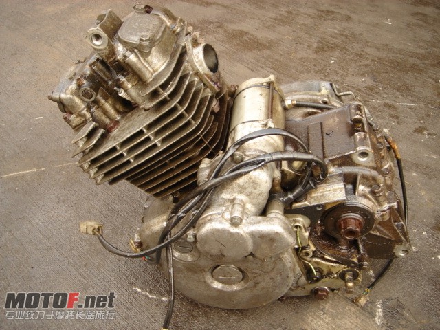 CB250RS发动机