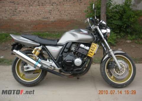 CB400