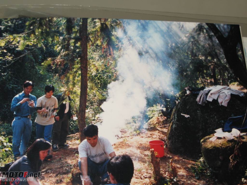050.JPG