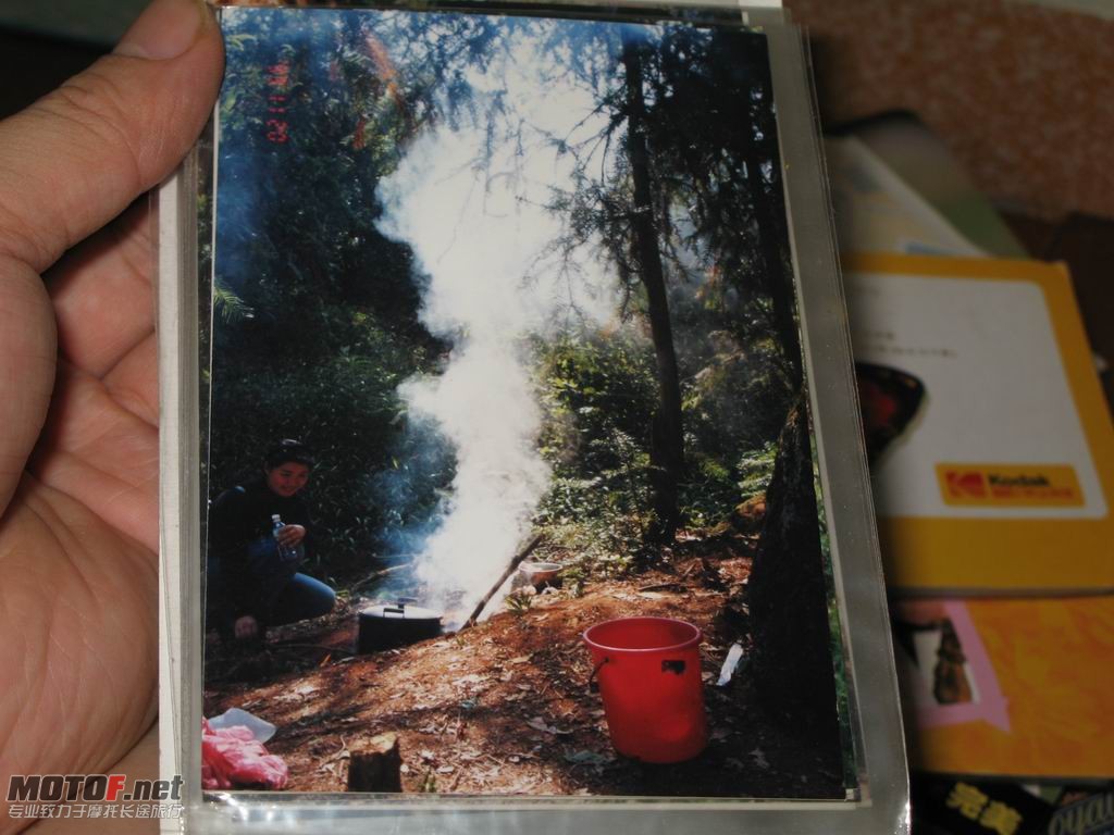 051.JPG