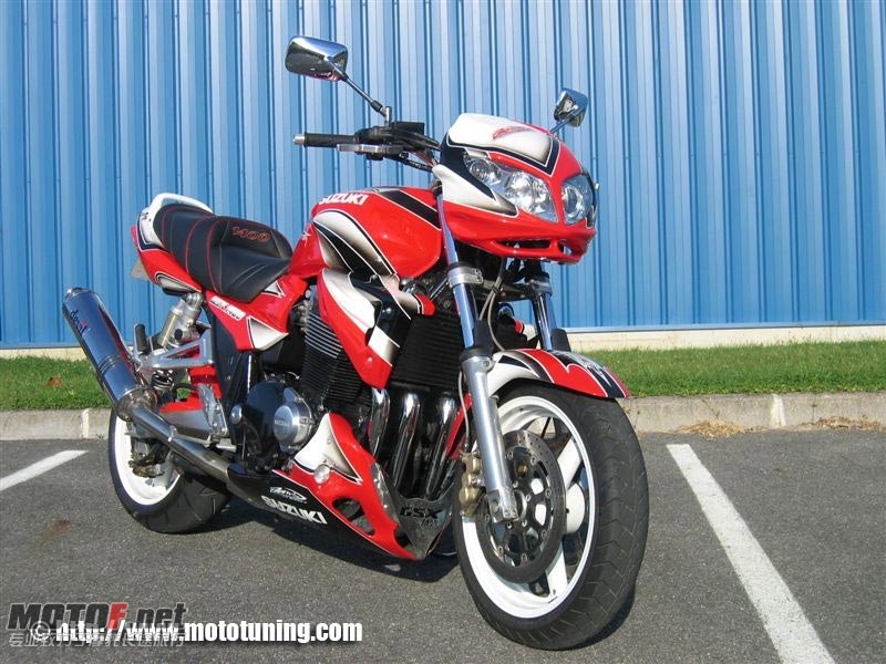 suzukigsx1400jeromeimg0.jpg