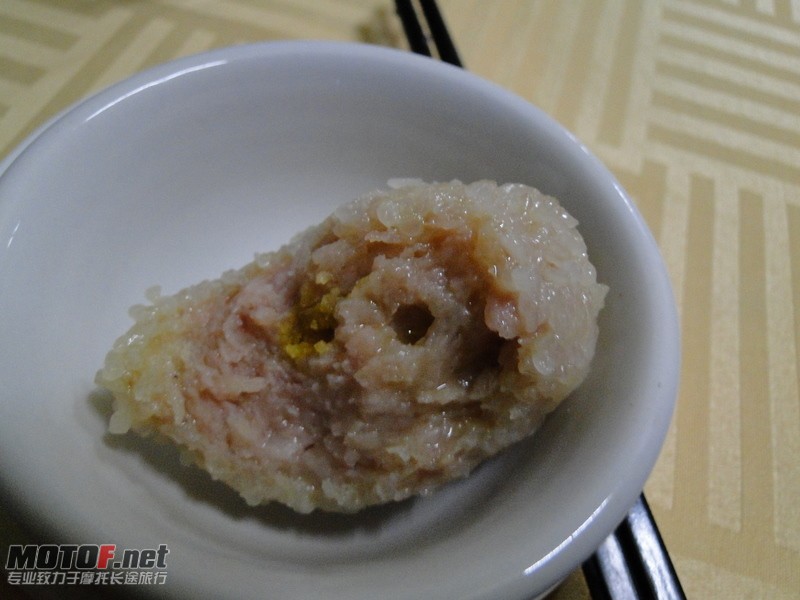 唔指饭入面有肉有咸蛋黄