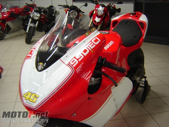DESMO_46_1.jpg