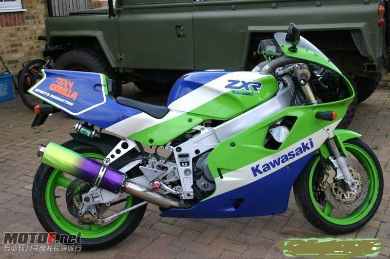 1240142365-Kawasaki-ZXR-400.jpg