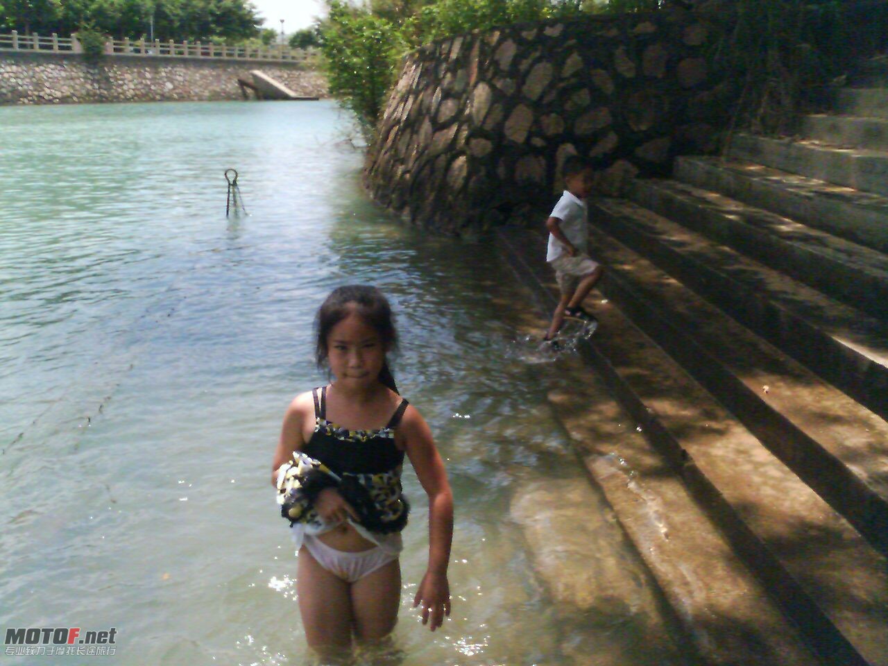 201008101145_00131.jpg
