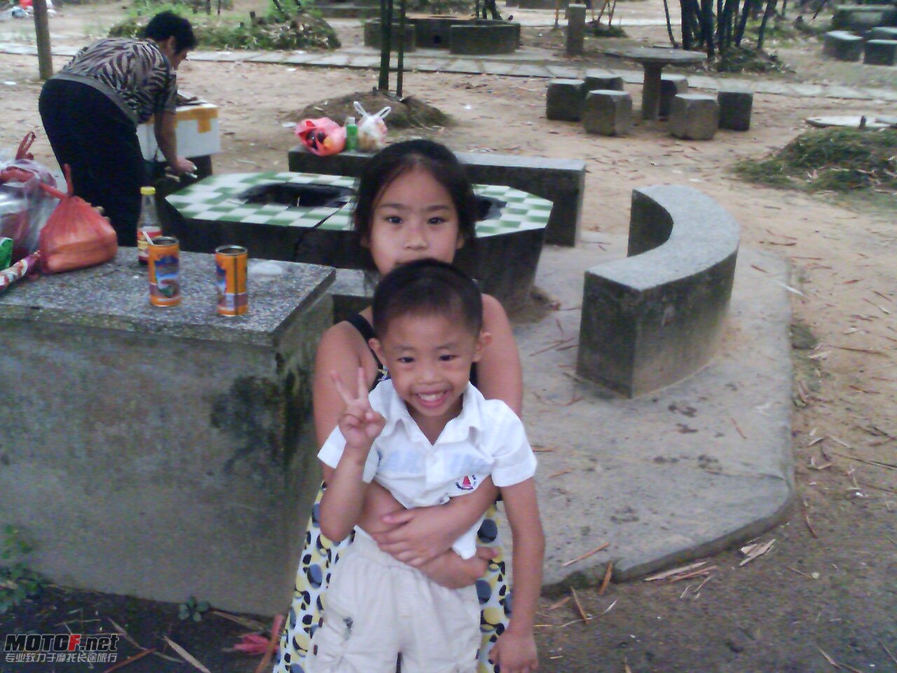 201008101029_00128.jpg
