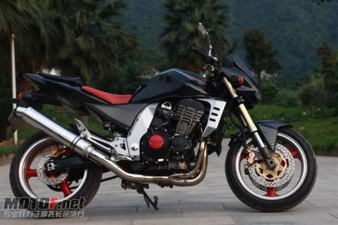 03Z1000