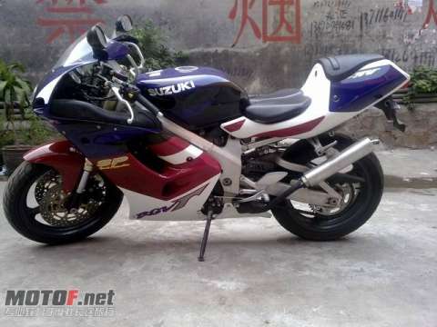 SUZUKI RGV5