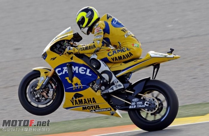 valentino-rossi-yamaha-47_jpg_700.jpg
