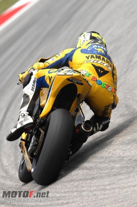 valentino-rossi-yamaha-35_jpg_700.jpg
