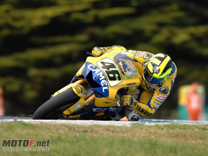 valentino-rossi-yamaha-37_jpg_700.jpg