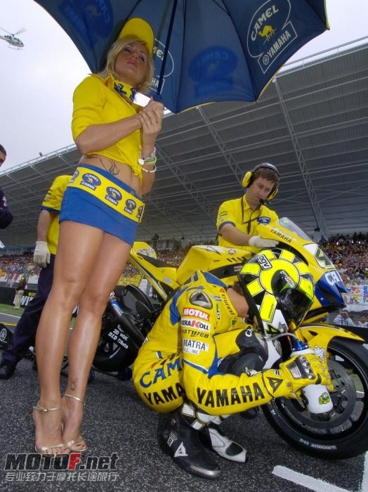 valentino-rossi-yamaha-44_jpg_700.jpg