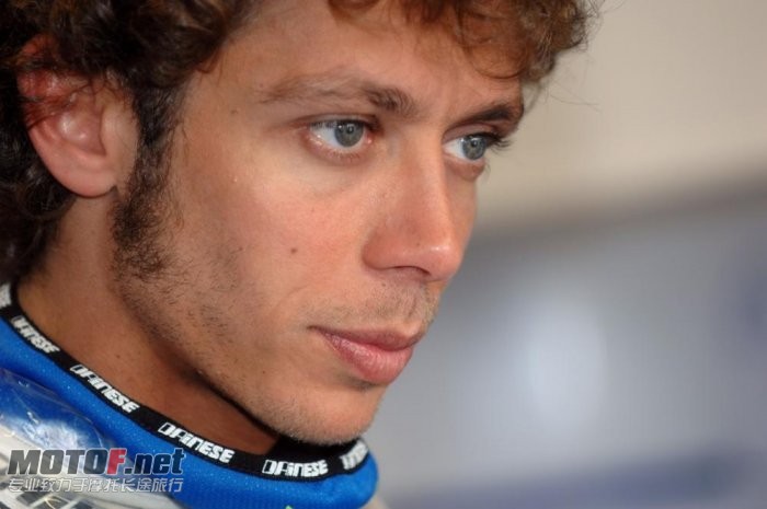 valentino-rossi-yamaha-65_jpg_700.jpg