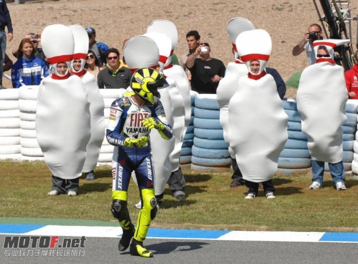 valentino-rossi-yamaha-61_jpg_700.jpg