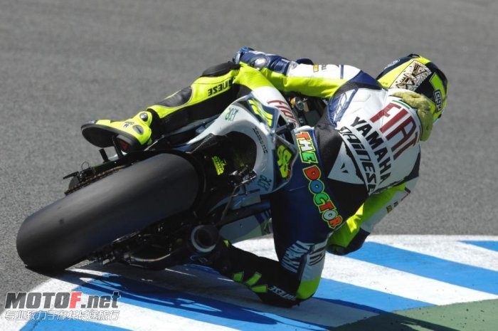 valentino-rossi-yamaha-60_jpg_700.jpg