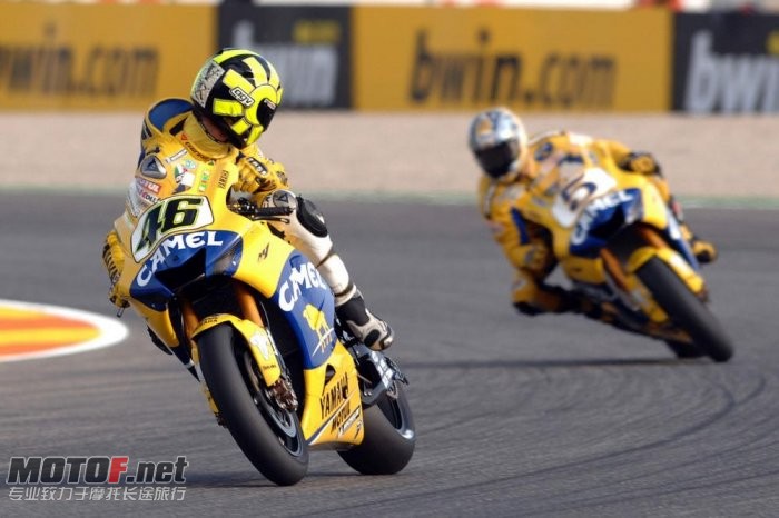 valentino-rossi-yamaha-49_jpg_700.jpg