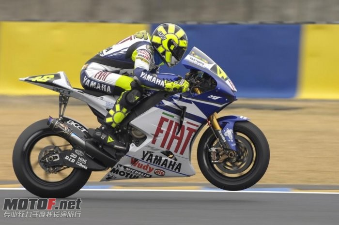 valentino-rossi-yamaha-63_jpg_700.jpg