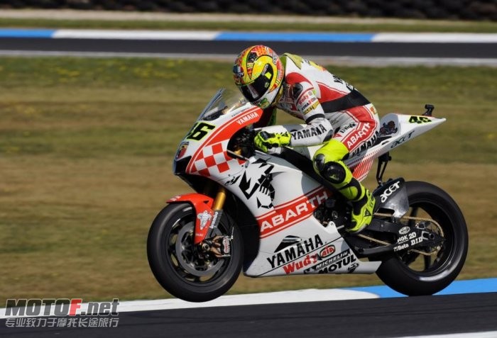 valentino-rossi-yamaha-78_jpg_700.jpg