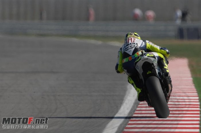 valentino-rossi-yamaha-71_jpg_700.jpg
