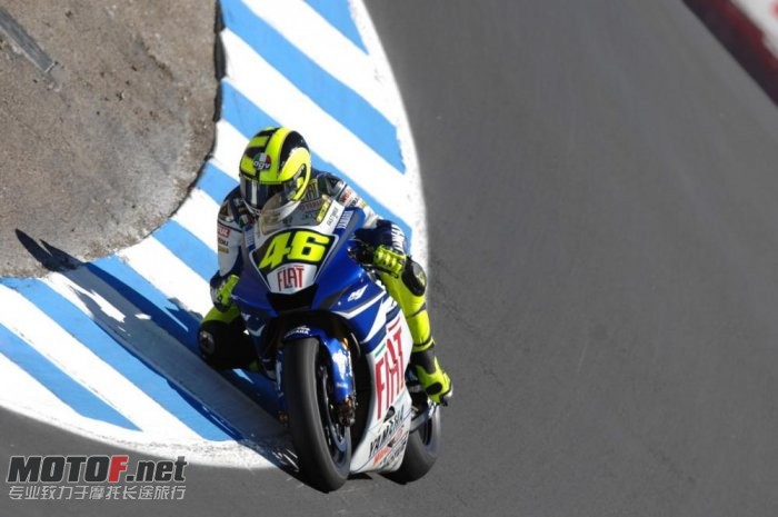 valentino-rossi-yamaha-69_jpg_700.jpg