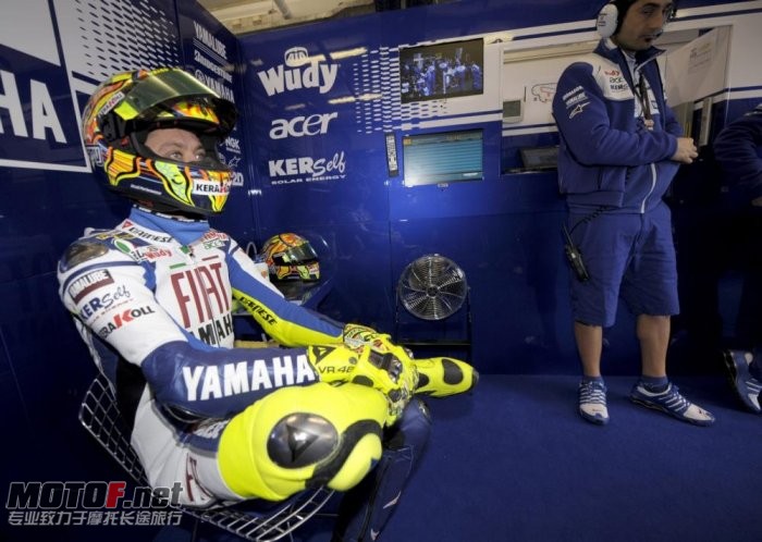 valentino-rossi-yamaha-85_jpg_700.jpg