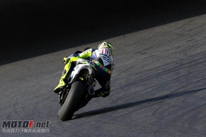 valentino-rossi-yamaha-77_jpg_700.jpg