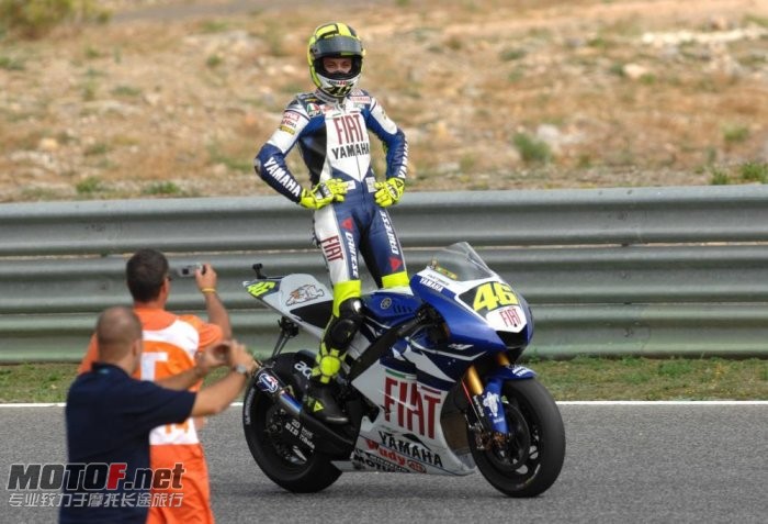 valentino-rossi-yamaha-73_jpg_700.jpg