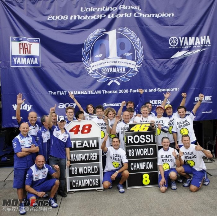 valentino-rossi-yamaha-105_jpg_700.jpg