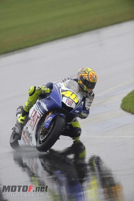 valentino-rossi-yamaha-98_jpg_700.jpg