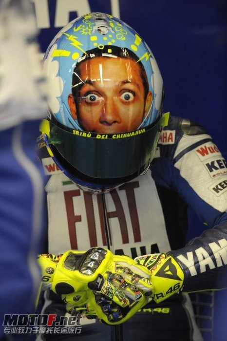 valentino-rossi-yamaha-87_jpg_700.jpg