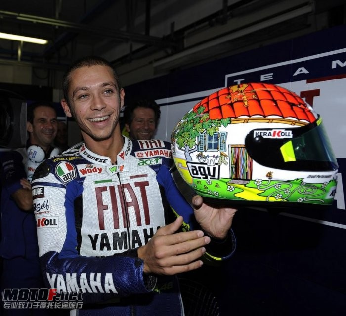 valentino-rossi-yamaha-96_jpg_700.jpg