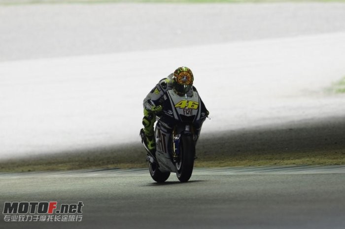 valentino-rossi-yamaha-113_jpg_700.jpg