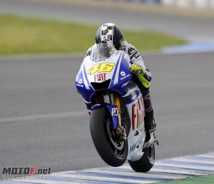 valentino-rossi-yamaha-110_jpg_700.jpg